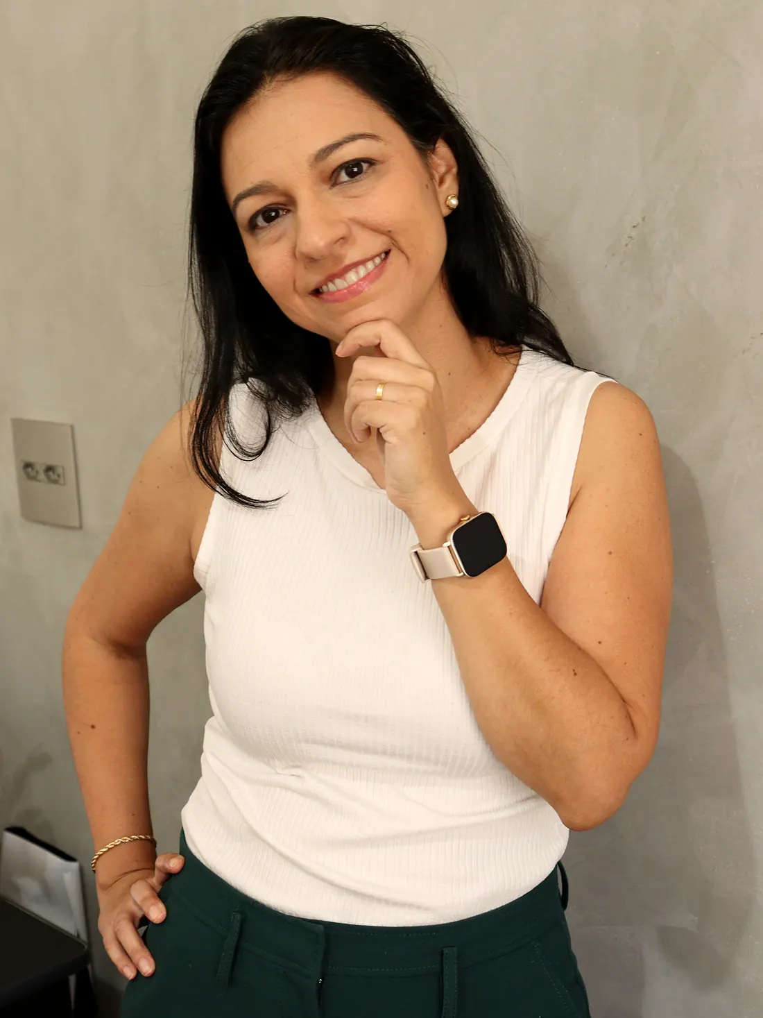 Dra. Elaine Tofeti, advogada em Franca/SP, em seu escritório